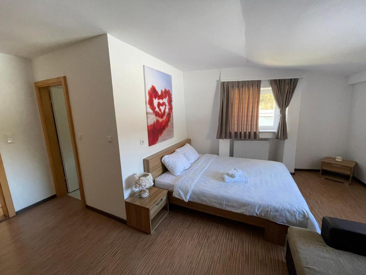 Motel "Kula" Cazin Luaran gambar