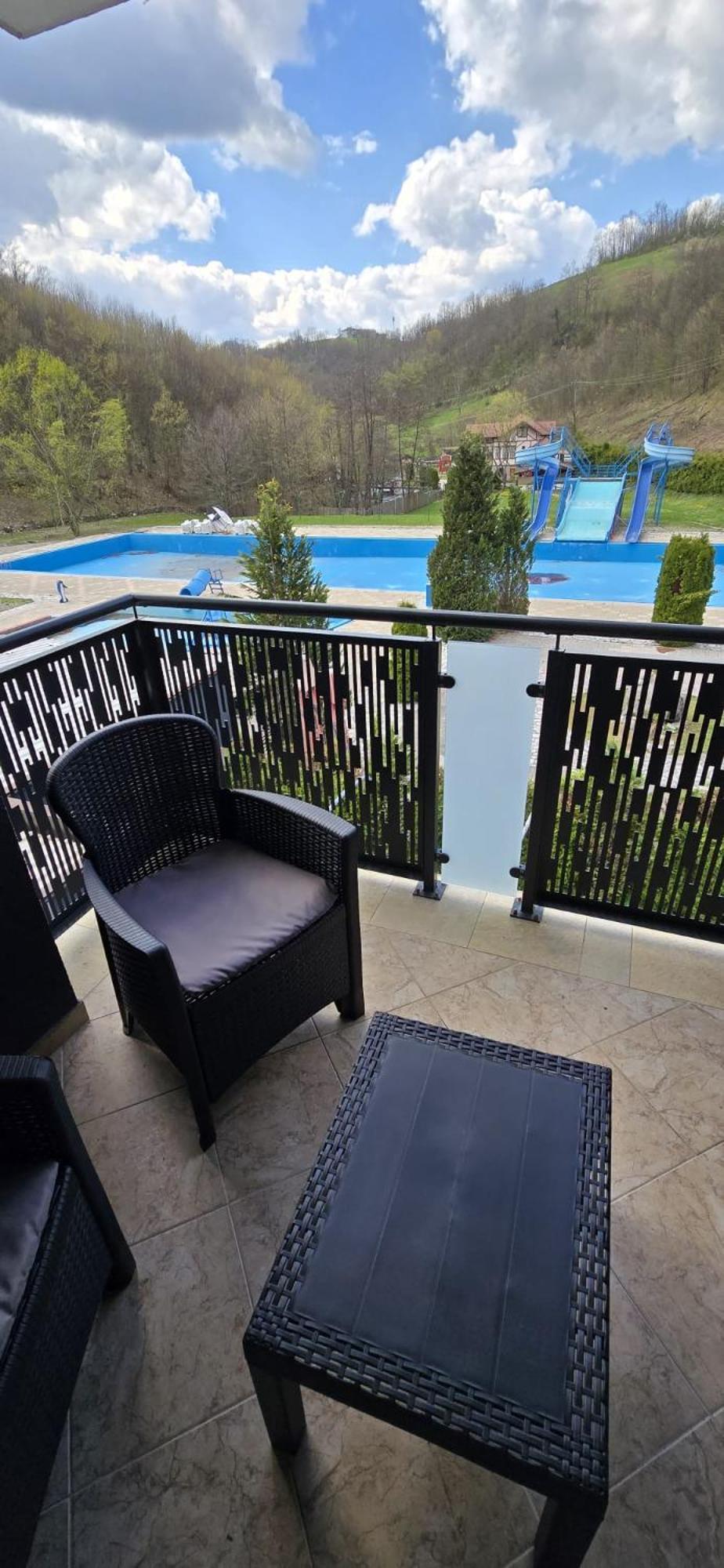 Motel "Kula" Cazin Luaran gambar