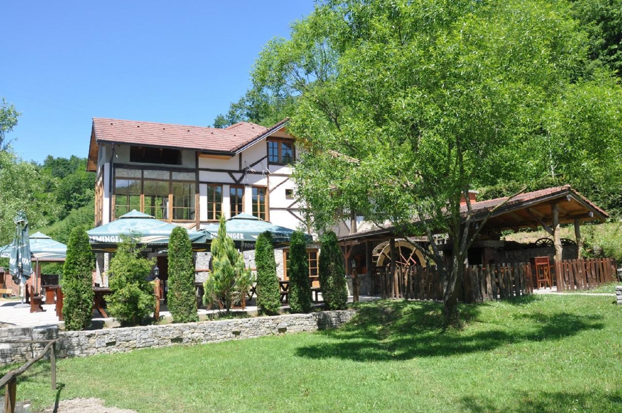 Motel "Kula" Cazin Luaran gambar