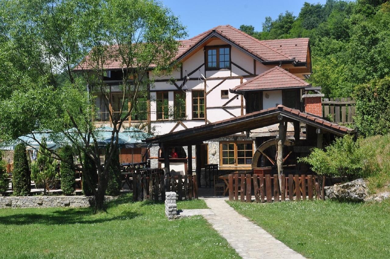 Motel "Kula" Cazin Luaran gambar