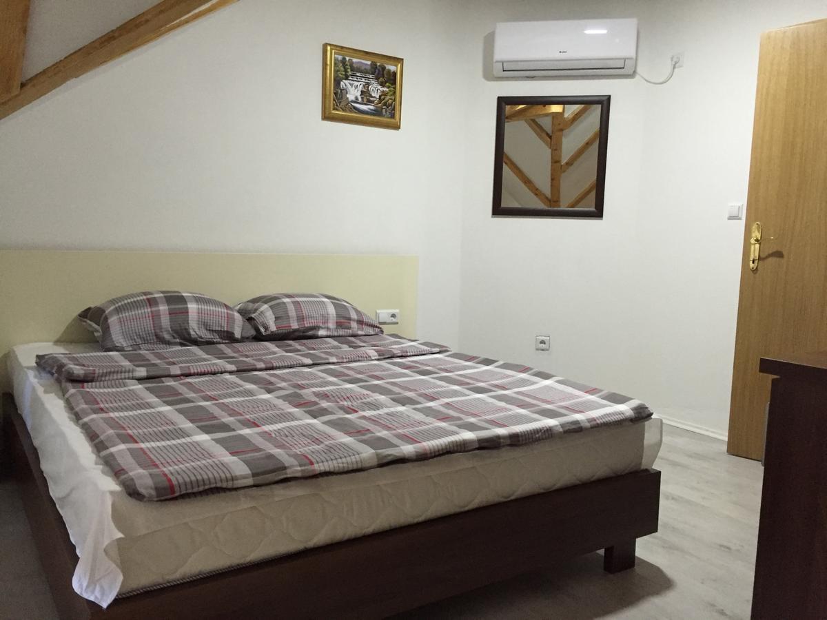 Motel "Kula" Cazin Luaran gambar