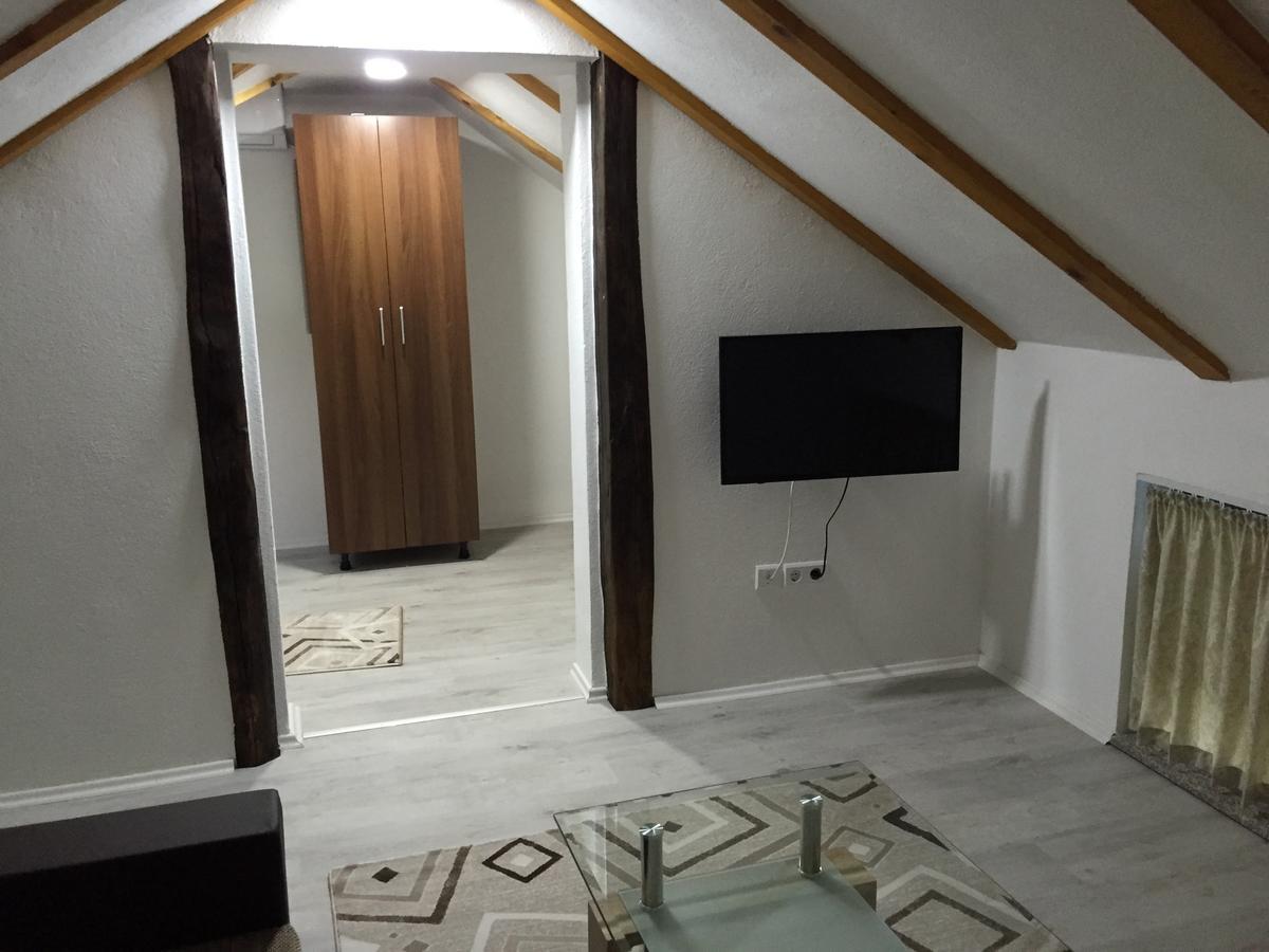 Motel "Kula" Cazin Luaran gambar